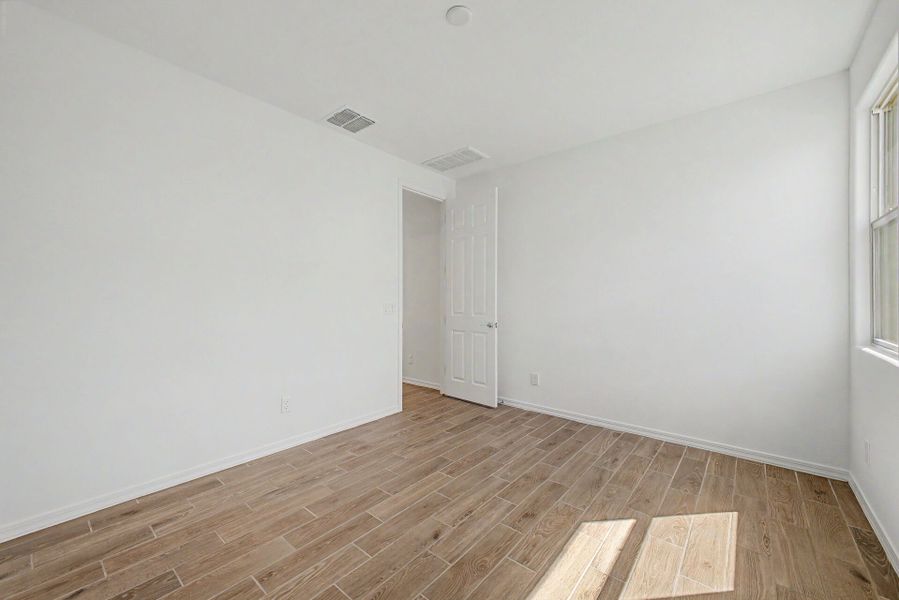 Spacious, unfurnished interior of a new home in Las Ventanas, Goodyear (Image 12).