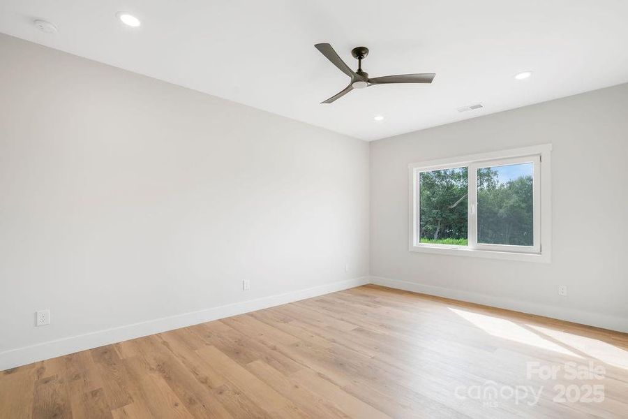 Spacious, unfurnished interior of a new home in , Lincolnton (Image 14).