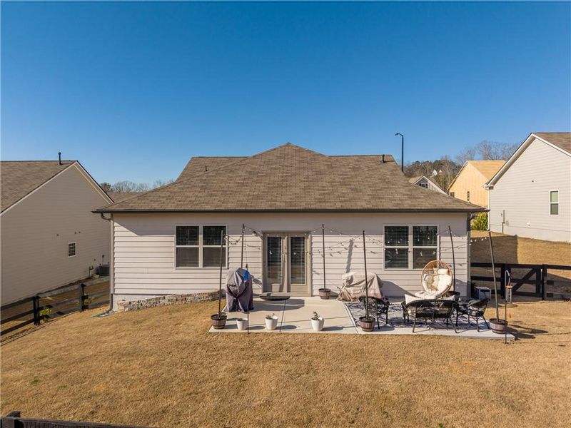 Exterior details and patio area of a home in Lost Creek, Dallas (Image 33).