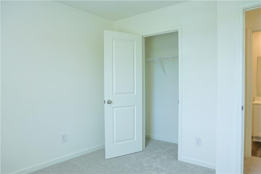 Spacious, unfurnished interior of a new home in Chestnut Grove, Douglasville (Image 20).