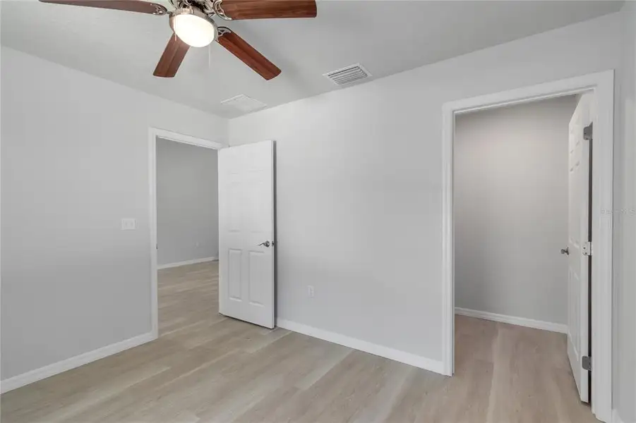Spacious, unfurnished interior of a new home in , Williston (Image 21).