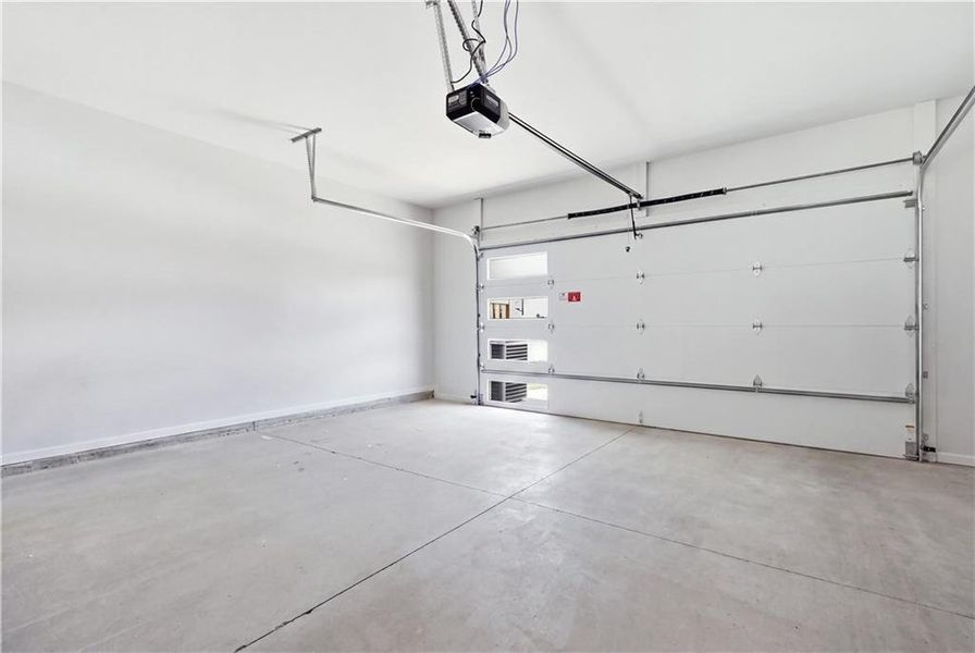 Spacious, unfurnished interior of a new home in , Braselton (Image 26).