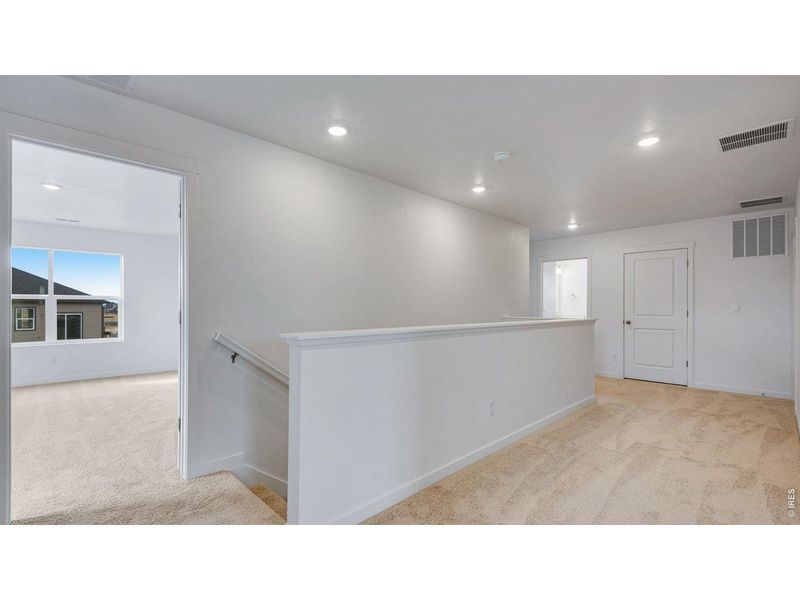 Spacious, unfurnished interior of a new home in Lakeside Canyon, Mead (Image 42). Spacious, unfurnished interior of a new home in Lakeside Canyon, Mead (Image 42).