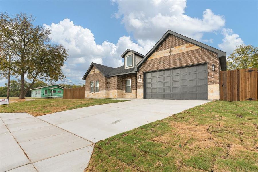 Front exterior of a new home in , Fort Worth, TX, highlighting curb appeal (Image 1).