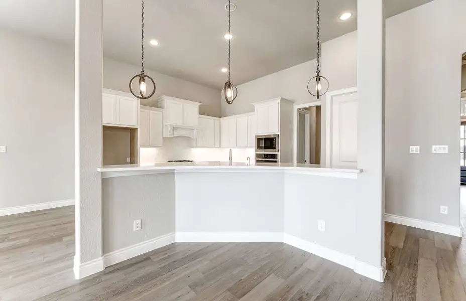 Representative furnished interior of a home built from the 2909 by Ravenna Homes in The Woodlands Hills 65′, Willis (Image 12). Representative furnished interior of a home built from the 2909 by Ravenna Homes in The Woodlands Hills 65′, Willis (Image 12).