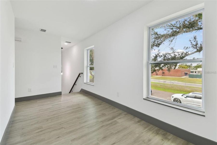 Spacious, unfurnished interior of a new home in , Tampa (Image 26).