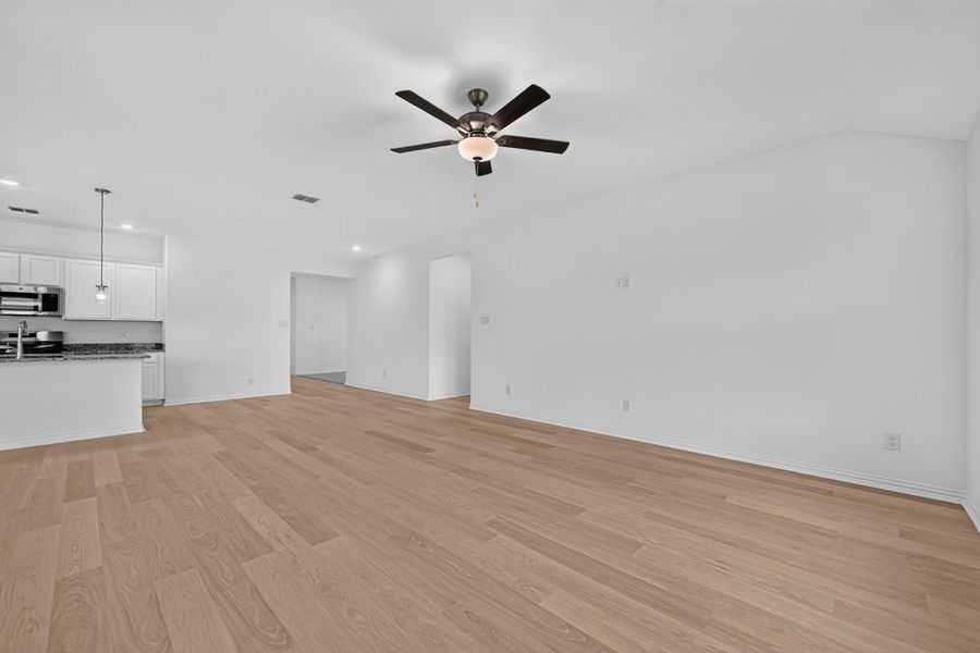 Spacious, unfurnished interior of a new home in River Ridge, Crandall (Image 15). Spacious, unfurnished interior of a new home in River Ridge, Crandall (Image 15).
