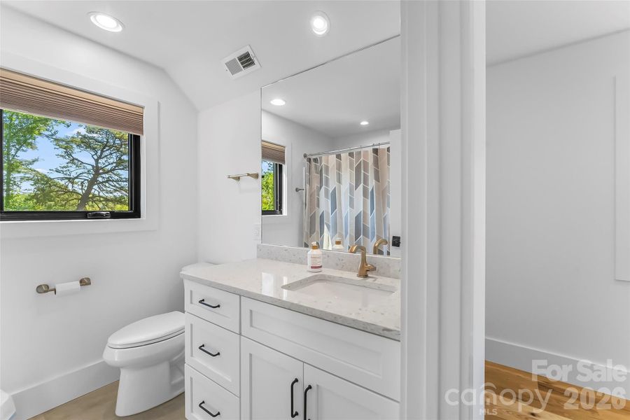 Furnished interior view inside a new home in , Marion (Image 36).
