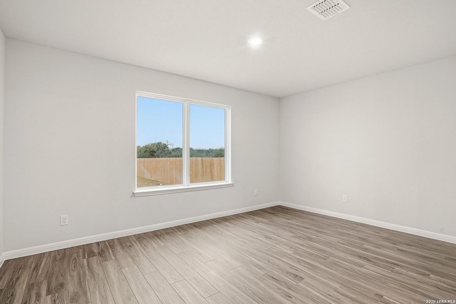 Spacious, unfurnished interior of a new home in Applewhite Meadows, San Antonio (Image 21).