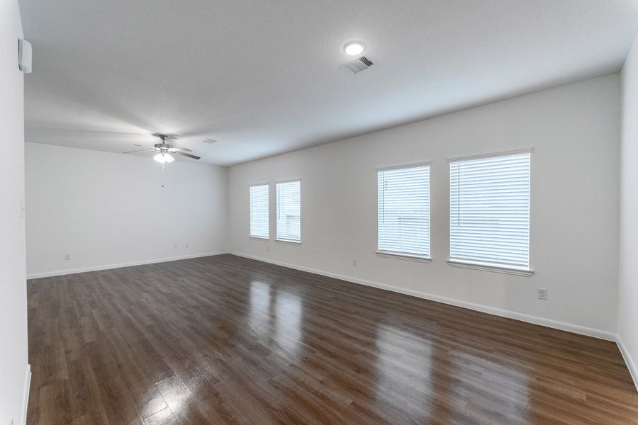 Spacious, unfurnished interior of a new home in Windrose Green, Angleton (Image 22).