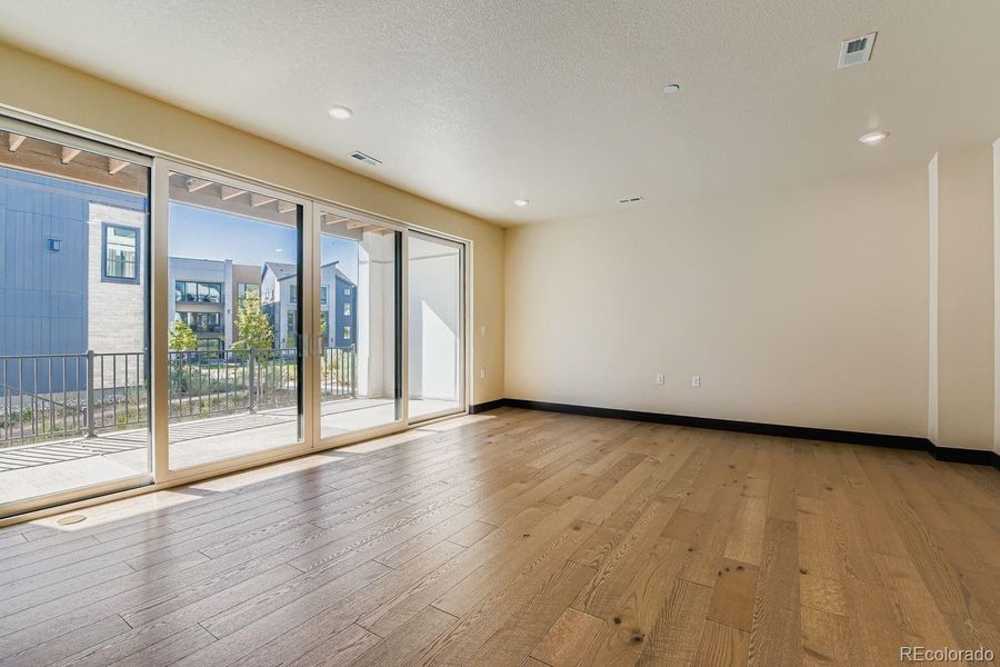 Spacious, unfurnished interior of a new home in Baseline, Broomfield (Image 42).