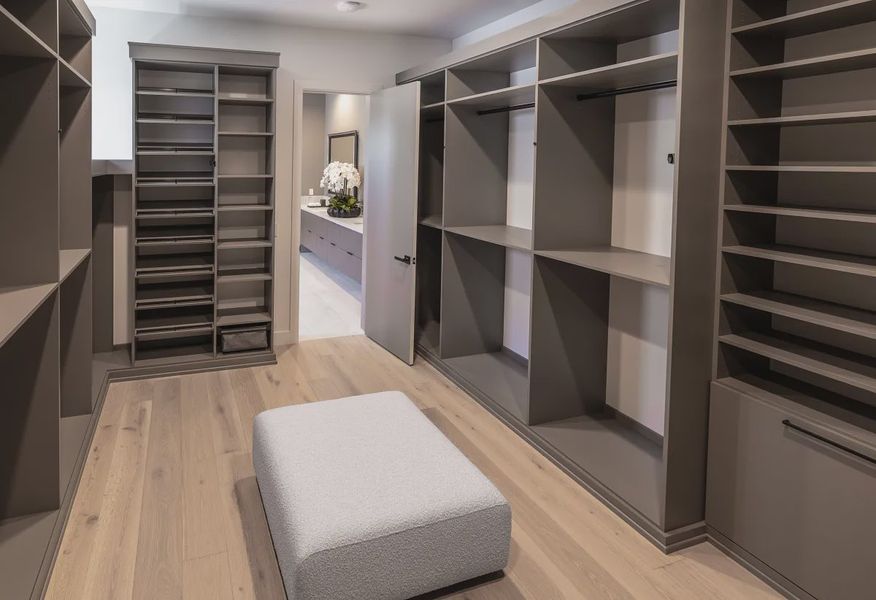 6004 Primary Closet - 8 of 8