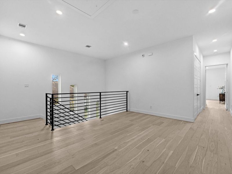 Spacious, unfurnished interior of a new home in , Houston (Image 19).