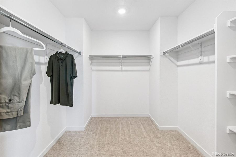 Spacious, unfurnished interior of a new home in Settlers Crossing, Commerce City (Image 18).