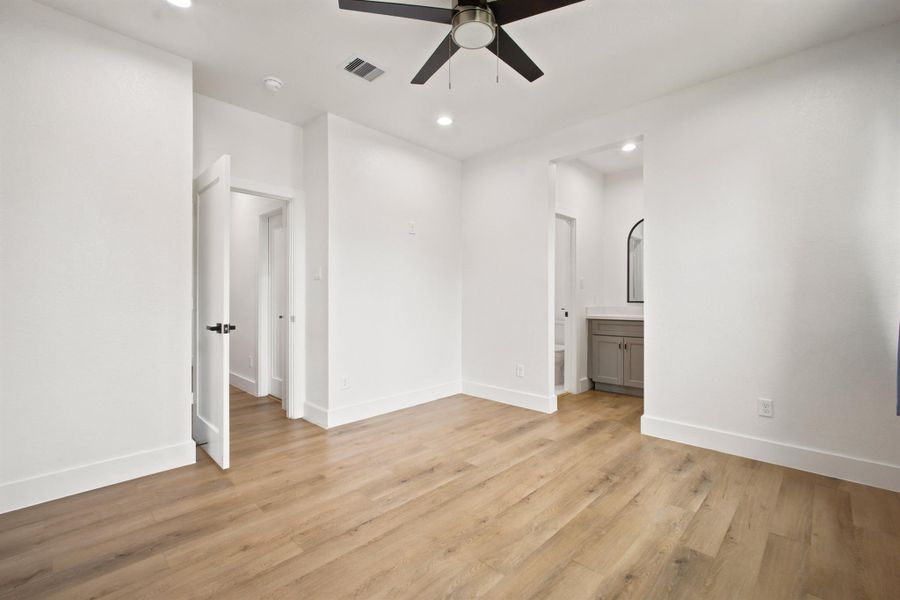 Spacious, unfurnished interior of a new home in , Houston (Image 35). Spacious, unfurnished interior of a new home in , Houston (Image 35).