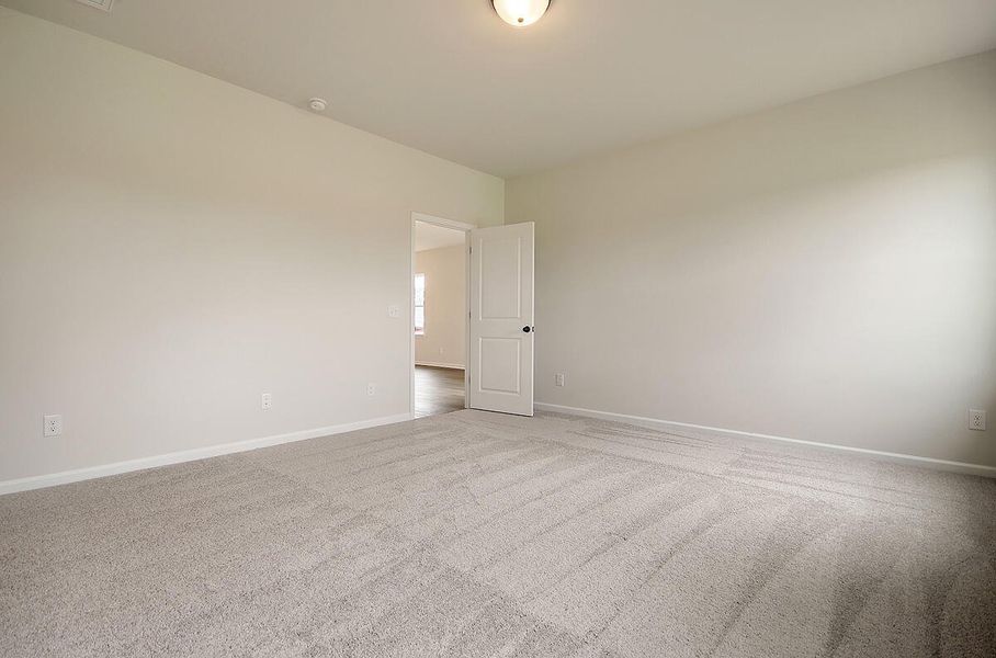 Spacious, unfurnished interior of a new home in , Ravenel (Image 12).