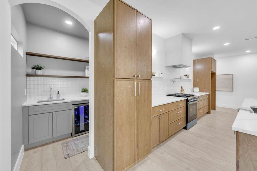 Furnished interior view inside a new home in , Dallas (Image 15).