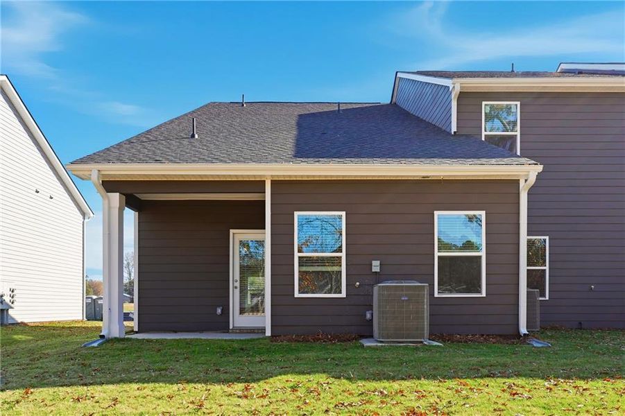 Exterior details and patio area of a home in Carolina, Palmetto (Image 21).