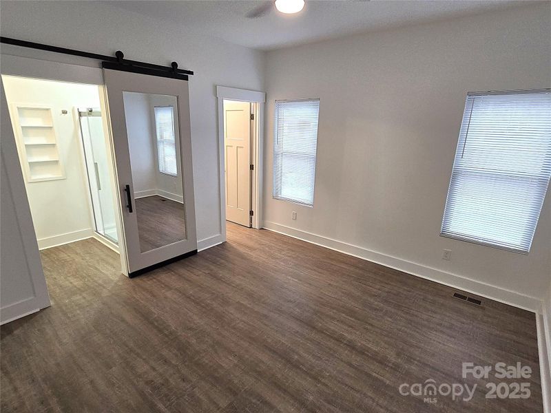 Spacious, unfurnished interior of a new home in , Hickory (Image 16).