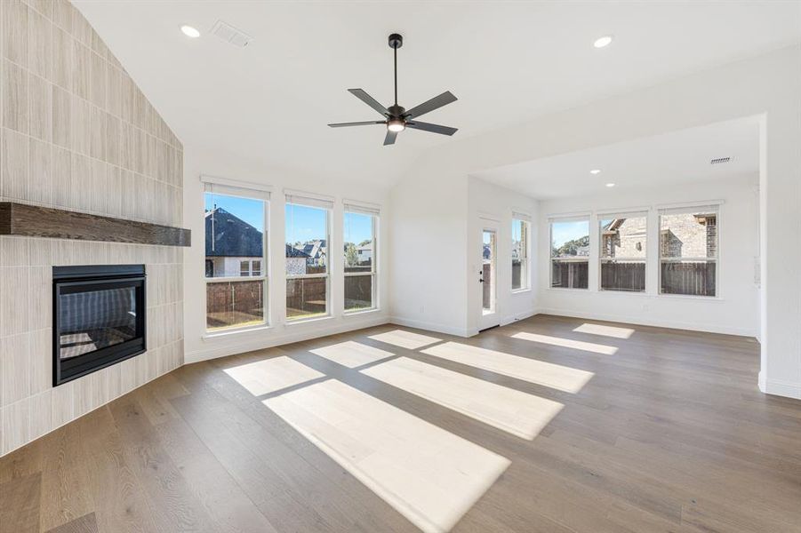 Spacious, unfurnished interior of a new home in Triple Diamond Ranch, Mansfield (Image 30).