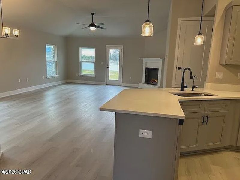Spacious, unfurnished interior of a new home in College Station, Panama City (Image 4).