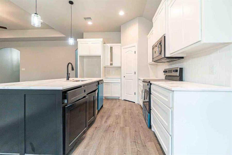 Furnished interior view inside a new home in , Granbury (Image 11).