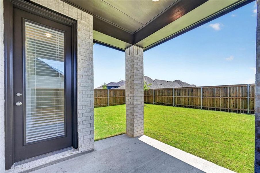 Exterior details and patio area of a home in Hillstead, Lavon (Image 2).