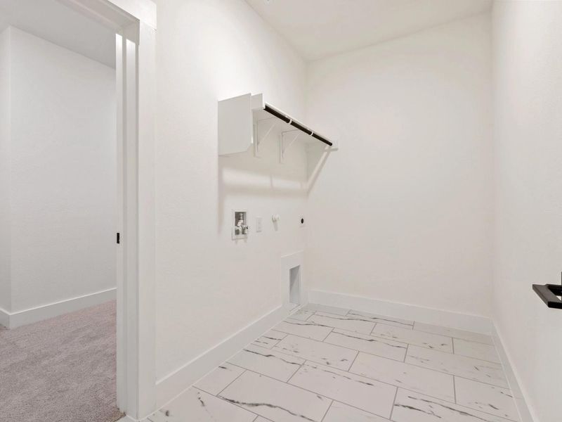 Spacious, unfurnished interior of a new home in Waverly Estates, Nevada (Image 20).