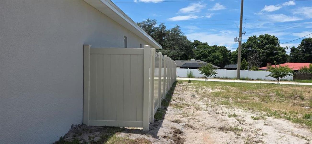 Exterior details and patio area of a home in , Winter Haven (Image 26).
