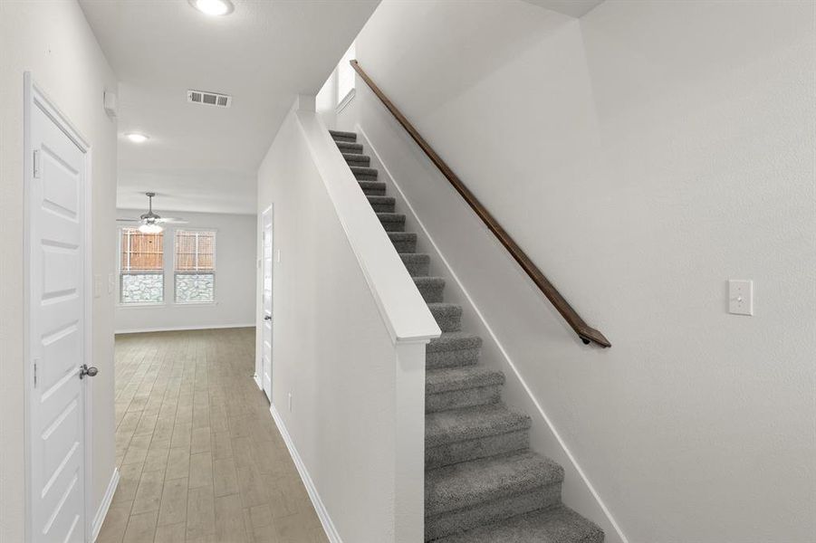 04. 118 Van Horn - Entry (2) 04. 118 Van Horn - Entry (2)