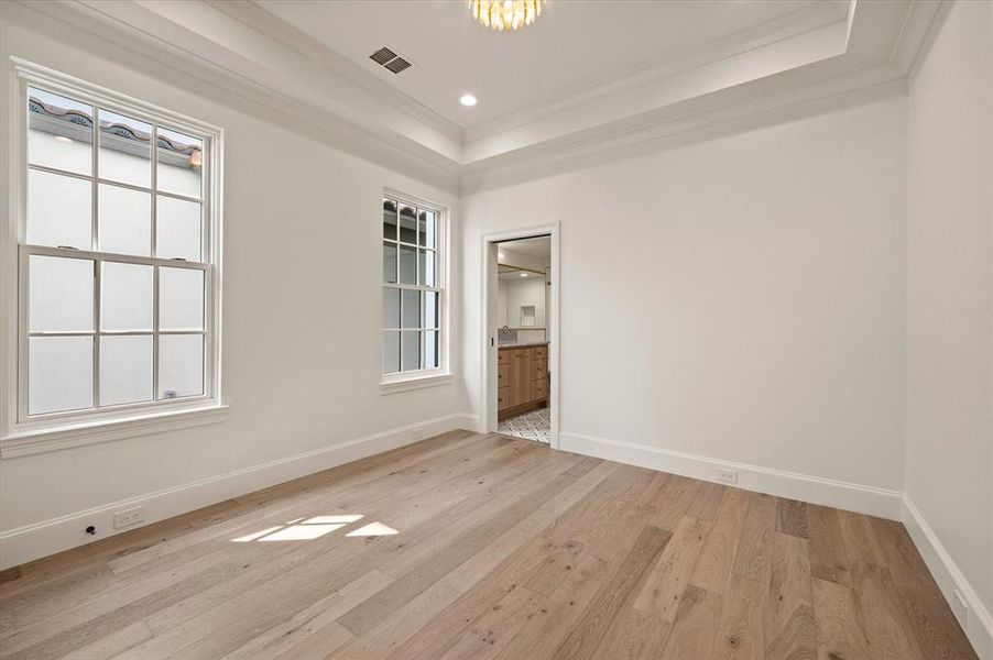 Downstairs guest room Downstairs guest room