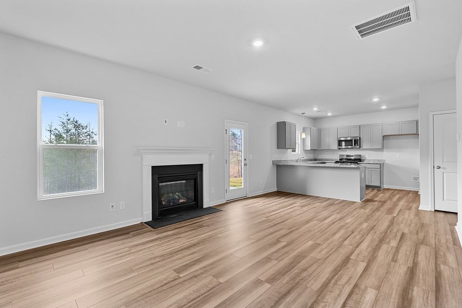 Spacious, unfurnished interior of a new home in Bell West, Kernersville (Image 21).