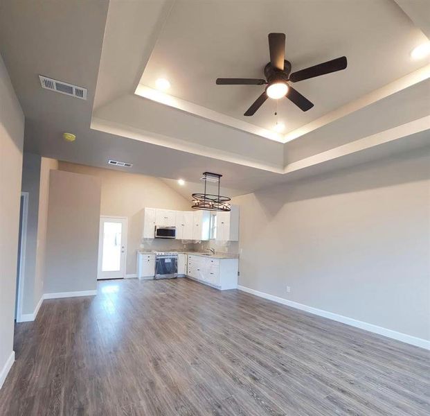 Spacious, unfurnished interior of a new home in , Kemp (Image 10).