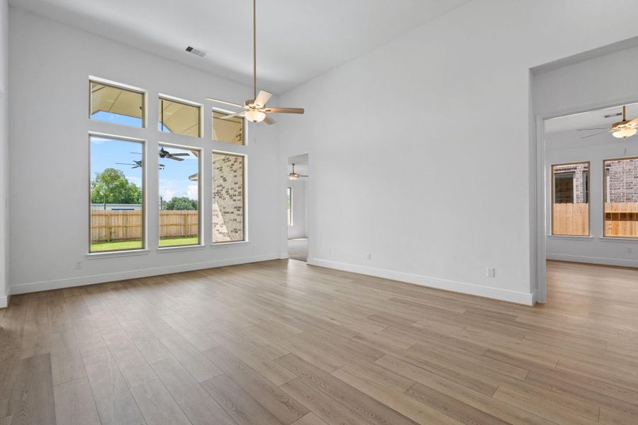 Spacious, unfurnished interior of a new home in Coastal Point, League City (Image 30).