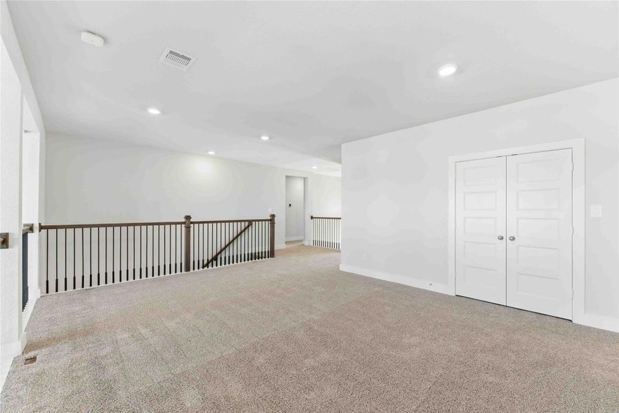 Spacious, unfurnished interior of a new home in Valencia, Manvel (Image 16). Spacious, unfurnished interior of a new home in Valencia, Manvel (Image 16).