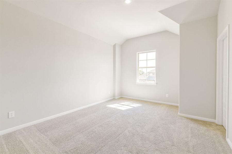 Spacious, unfurnished interior of a new home in Stone Creek Ranch, Hockley (Image 19).