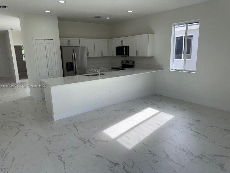 Image 21 of a home in .