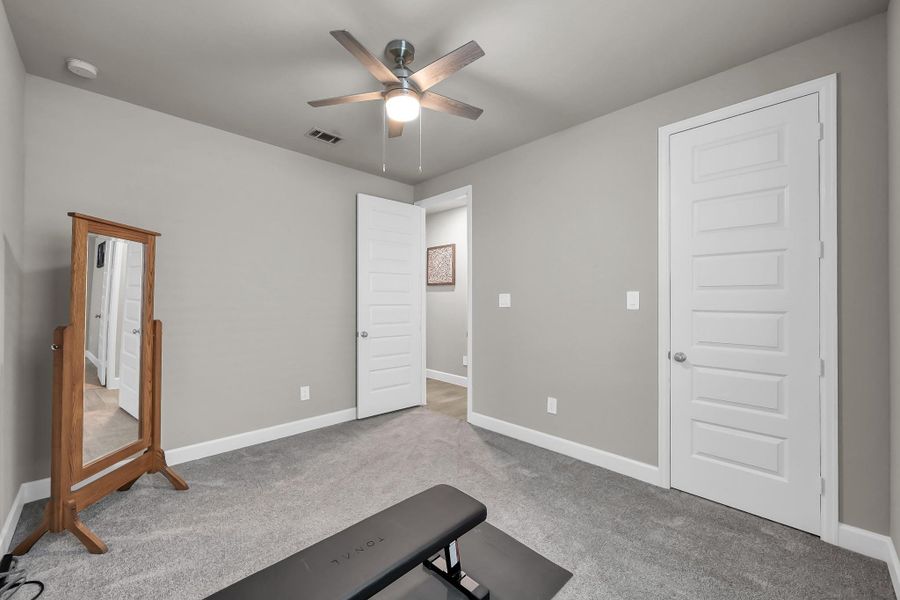 Spacious, unfurnished interior of a new home in Grand Central Park 45', Conroe (Image 19).