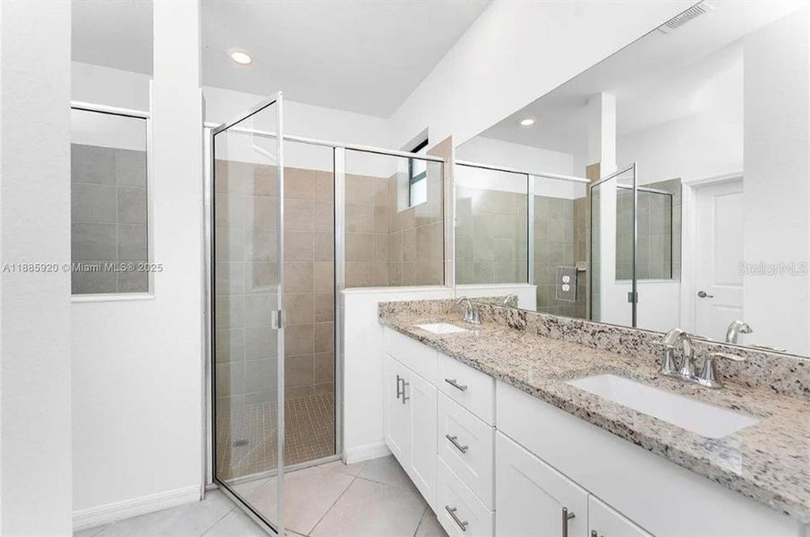 Furnished interior view inside a new home in , Port Charlotte (Image 12).