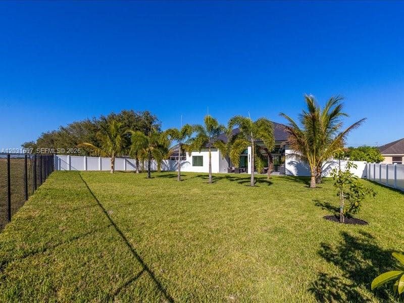Exterior details and patio area of a home in , Port St. Lucie (Image 31).