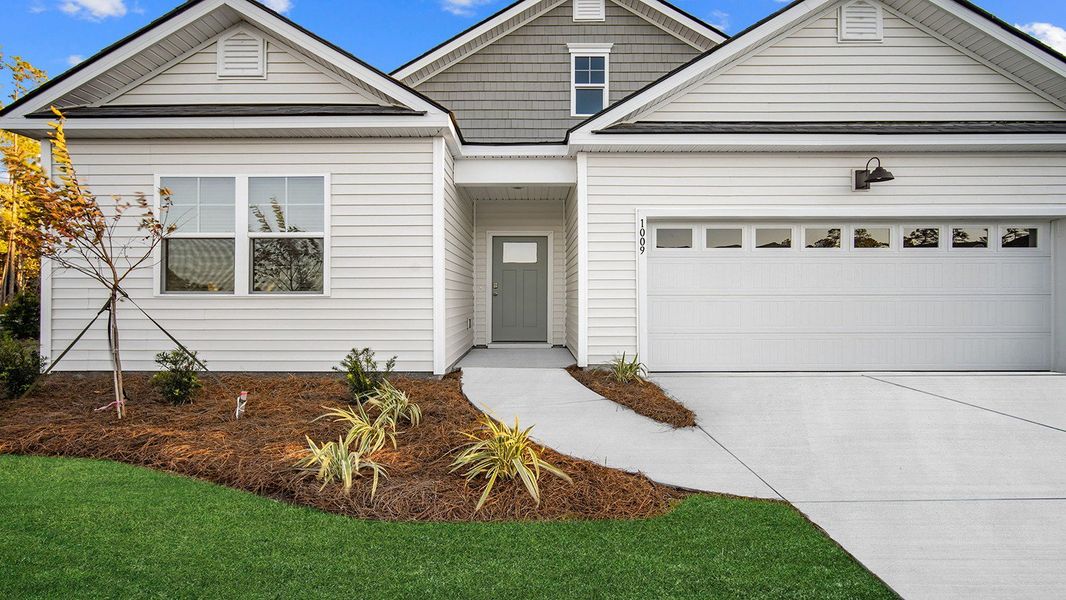 Representative exterior details of a home built from the Cantey by D.R. Horton in The Retreat at East Argent, Ridgeland (Image 3).