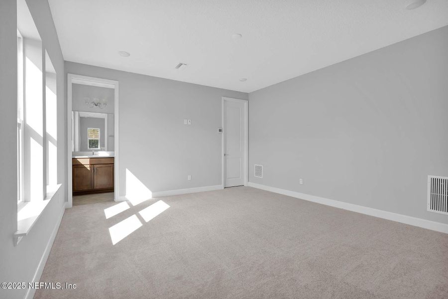 Spacious, unfurnished interior of a new home in Reflections at Nocatee, Ponte Vedra (Image 33). Spacious, unfurnished interior of a new home in Reflections at Nocatee, Ponte Vedra (Image 33).