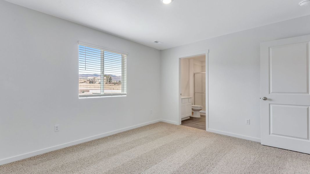 Spacious, unfurnished interior of a new home in Ellston Park, Colorado Springs (Image 19).
