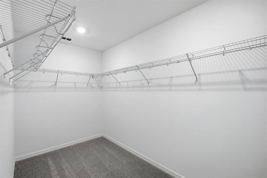 Spacious, unfurnished interior of a new home in Waterstone, Groveland (Image 23).