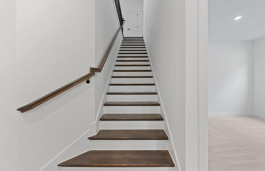 Spacious, unfurnished interior of a new home in Bluffview Reserve, Leander (Image 24).