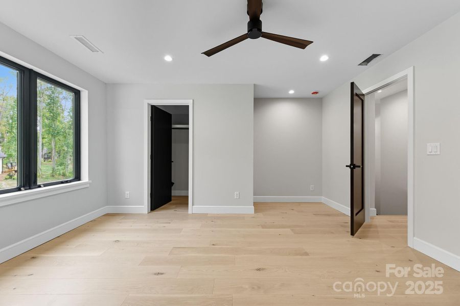 Bedroom 2 Walk-in Closet and Desk Nook Bedroom 2 Walk-in Closet and Desk Nook
