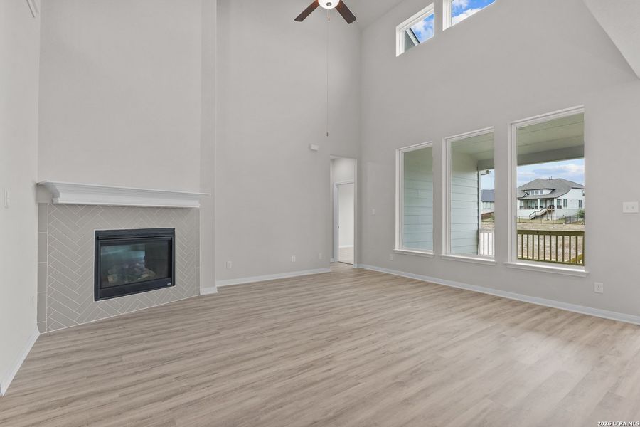 Spacious, unfurnished interior of a new home in Homestead, Schertz (Image 27).