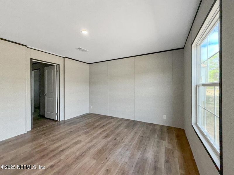 Spacious, unfurnished interior of a new home in , Lake City (Image 22).