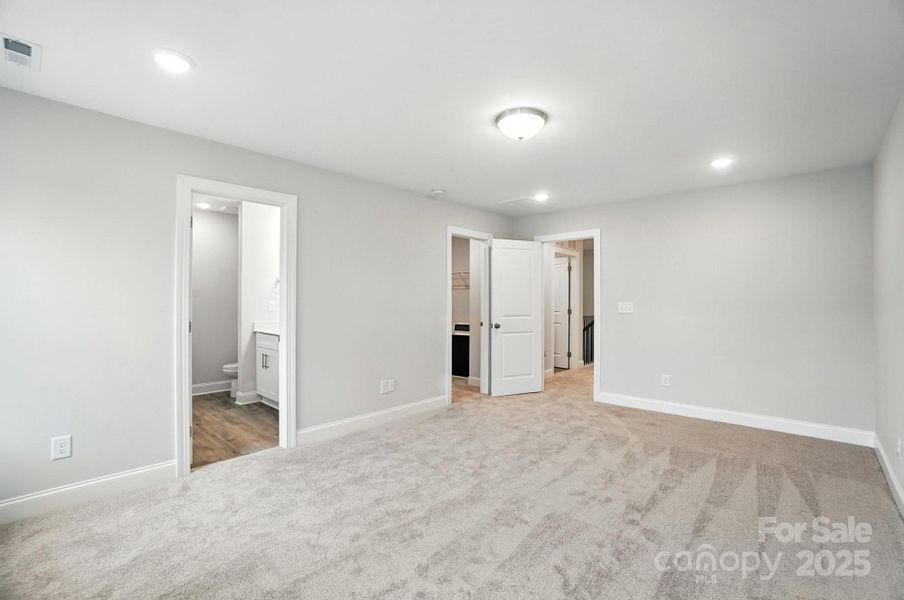 Spacious, unfurnished interior of a new home in Harrisburg Village, Harrisburg (Image 35). Spacious, unfurnished interior of a new home in Harrisburg Village, Harrisburg (Image 35).