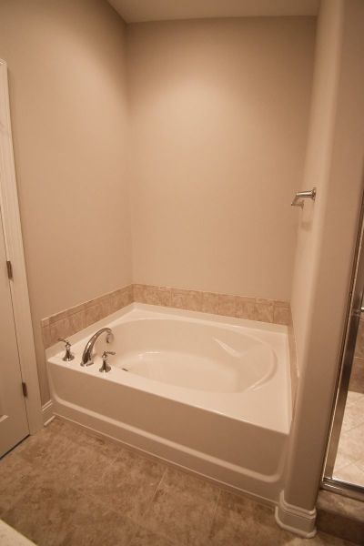 Representative interior finishes for a home built from the Cayman X by Keystone Homes NC in Trellises, High Point (Image 22).